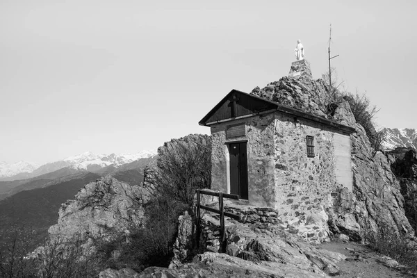 dağ Şapel val di susa Piedmont İtalya rifugio rocca sella denilen siyah-beyaz