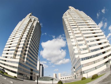 Konut Kompleksi Towers, Ukrayna Dnipro. Mavi gökyüzü