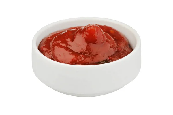 Pequeño un tazón de salsa de tomate rojo ketchup aislado sobre fondo blanco — Foto de Stock