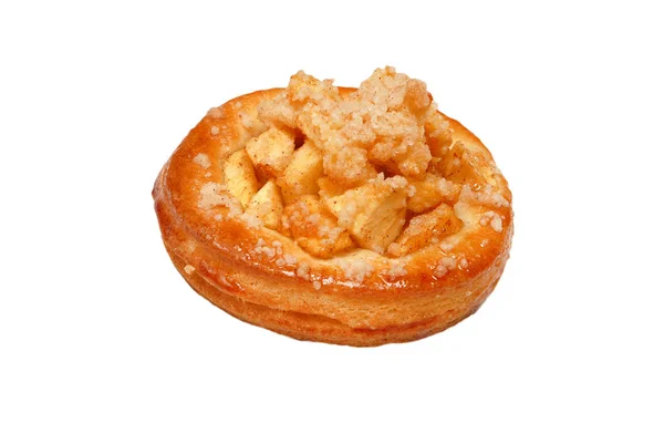 Beyaz izole arka plan üzerinde tabakta elma ve tarçın ile çörekler — Stok fotoğraf
