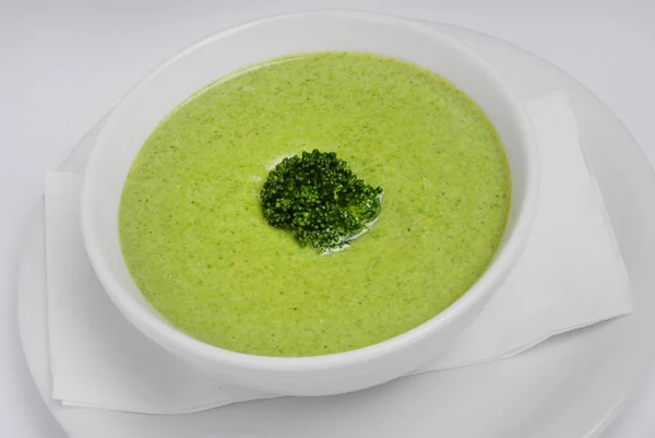 Restaurant Green Spring Pea Soup with broccoli on a gray background — Stock Photo, Image