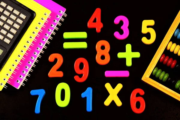 Učím Počítat Matematické Výpočty Škole Třídě Kalkulačka Abakus Pro Řešení — Stock fotografie