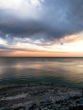 sulu renklerde güzel gün batımı