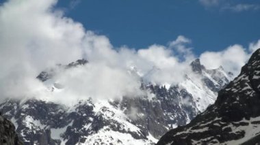 Karla kaplı dağlar Timelapse