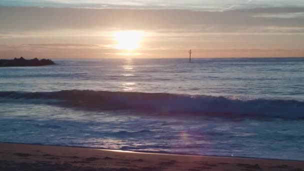Statycznego Ujęcia Wschód Słońca Nad Plażą — Wideo stockowe