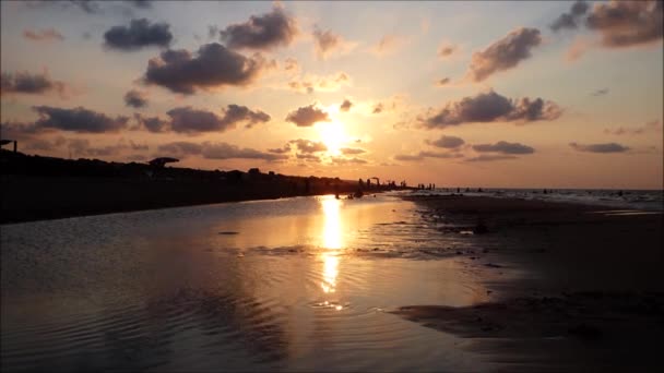 Zonsondergang Aan Het Strand — Stockvideo