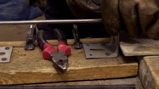 Worker Makes Wire Metal Rod Crafting Workshop — Stock Video