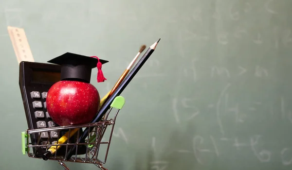 Stationär Kundvagnen Äpple Examenshatt Uppfattat Utrymme Tillbaka Till Skolförsäljning — Stockfoto