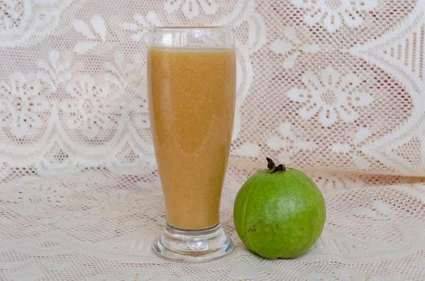 Side View Guava Juice Tall Slim Glass Garnished Slice Lime — Stock Photo, Image