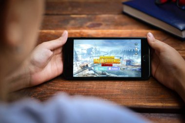 telefonda mobil oyun