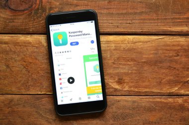 akıllı telefonda parola kaydetme ve yönetmek için mobil uygulama