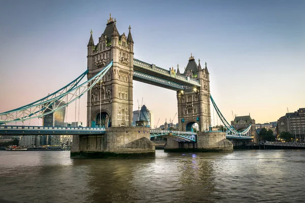 Αυτή Είναι Μια Εικόνα Της Tower Bridge Στο Λονδίνο Λίγο — Φωτογραφία Αρχείου