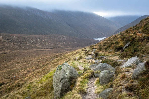 Photo Sentier Randonnée Dans Les Montagnes Mourne Irlande Nord Lac — Photo