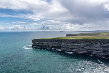 Mayo Denizi Kayalıkları
