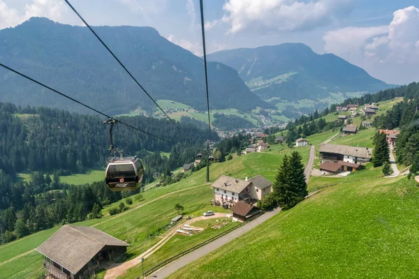 Seceda'da gondol asansörü