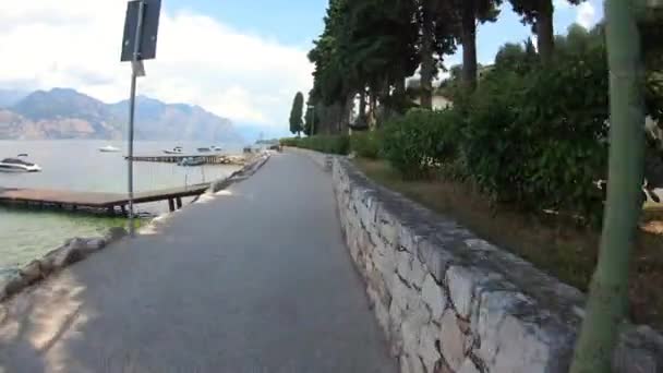Radfahren Auf Den Radwegen Des Gardasees Italien Dies Ist Videomaterial — Stockvideo