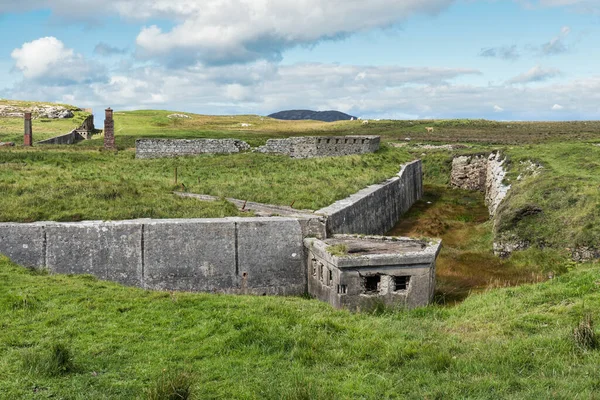 Donegal İrlanda 'nın kuzey kıyısındaki Lenan Head Kalesi' nin kalıntıları. Lough Swilly 'i korumak için kullanıldı.