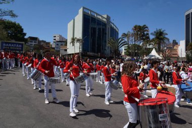 Conselheiro lafaiete Brezilya 7 Eylül 2018 sivil ve askerlerle Brezilya 'nın bağımsızlığını kutlamak için geçit töreni