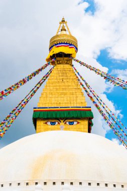 Katmandu, Nepal - 15 Temmuz 2018: Dünyanın her yerinden Budistler görünümü Boudhanath (Boudha) Stupa, UNESCO miras ve Hac ve ibadet önemli bir yer.