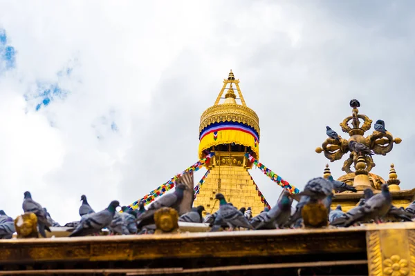 尼泊尔加德满都 2018年7月15日 Boudhanath 博达哈 教科文组织遗产遗址和全世界佛教徒朝圣和崇拜的重要场所 — 图库照片