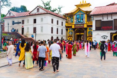 Pashupatinath, Nepal - 17 Temmuz 2018: Pashupatinath, ünlü ve Kutsal Hindu Tapınağı karmaşık, görünümde yer alan nehir Bagmati ve UNESCO Dünya Miras Listesi kıyısında 1979 yılından bu yana