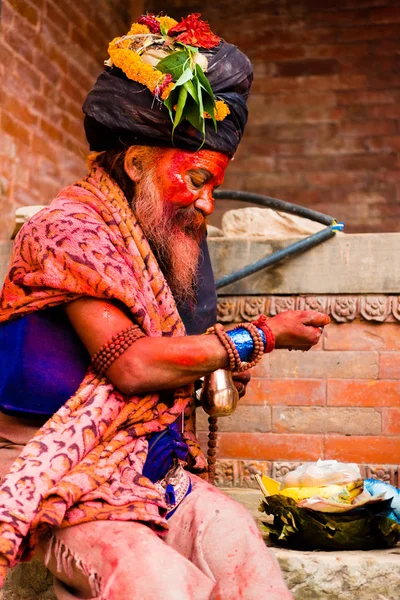 Pashupatinath Nepal Julio 2018 Santo Hombre Sadhu Con Cara Pintada —  Fotos de Stock