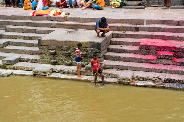 Pashupatinath Nepal Julio 2018 Ritual Cremación Pashupatinath Famoso Sagrado Complejo —  Fotos de Stock