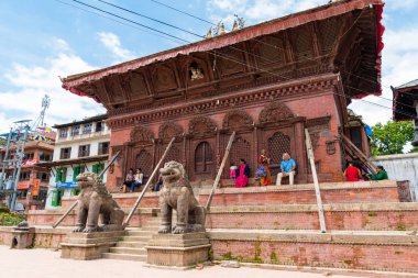 Katmandu Durbar Meydanı, Nepal - 17 Temmuz 2018: Sokak görünümü Katmandu Durbar Meydanı, Unesco Dünya Mirası, muhteşem mimarisi, tapınaklar, idoller ve açık mahkemeler ile çevrili