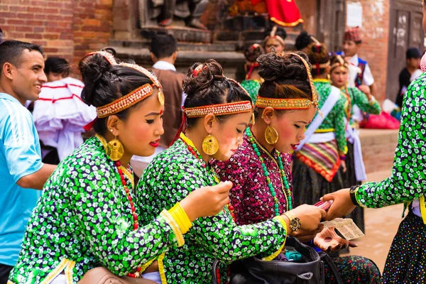 Patan Lalitpur Nepal July 2018 Group Dancers Wearing Traditional Costumes — Stock Photo, Image