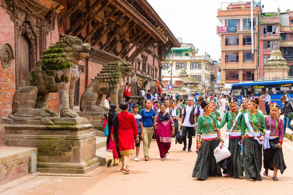 Patan Lalitpur Nepal Julio 2018 Grupo Bailarines Vestidos Con Trajes — Foto de Stock