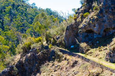 Kosciuszko Milli Parkı, Nsw, Avustralya - 30 Eylül 2018: yol Güney zafer mağaranın, Yarrangobilly alan, Kosciuszko Milli Parkı, Nsw, Avustralya en büyük mağarada doğa yürüyüşü