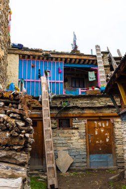 Nar Köyü, Annapurna koruma alanı, Nepal - 21 Temmuz 2018: geleneksel mimari Antik Tibet Nar Köyü, Annapurna koruma alanı, Nepal