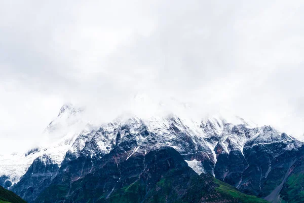 Nature view in Annapurna Conservation Area, a hotspot destination for mountaineers and Nepal\'s largest protected area.