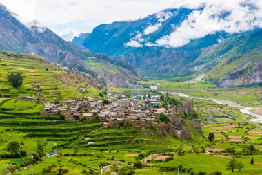 Manang Köyü, Annapurna koruma alanı, geleneksel mimarisinin en büyük koruma alanı Nepal