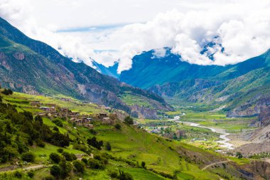 Manang Köyü, Annapurna koruma alanı, geleneksel mimarisinin en büyük koruma alanı Nepal