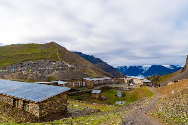 Annapurna koruma alanı, Nepal - 28 Temmuz 2018: Geleneksel mimari, Thorang-la pass basecamp, Annapurna koruma alanı, en büyük koruma alanı Nepal