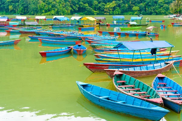 Pokhara Nepal July 2018 Colourful Boats Phewa Lake Pokhara Most — Stock Photo, Image