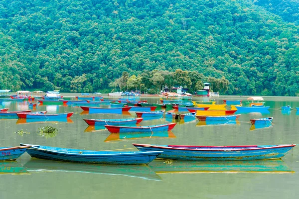 Pokhara Nepal July 2018 Colourful Boats Phewa Lake Pokhara Most — Stock Photo, Image