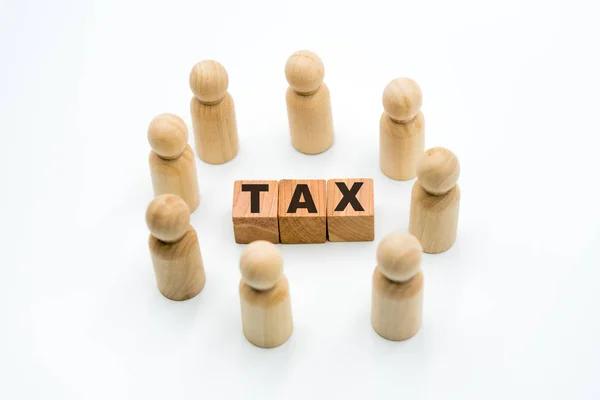 Figuras Madeira Como Equipe Negócios Círculo Torno Palavra Tax Isolado — Fotografia de Stock