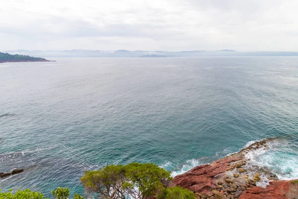 Marine Red Folded Rocks Ben Boyd Nationalpark Nsw Australien — Stockfoto