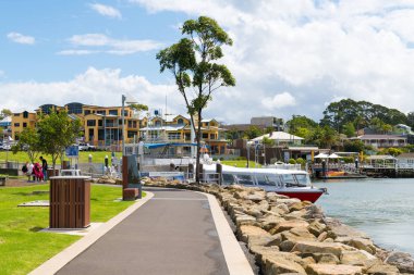 Huskisson, Nsw, Avustralya-22 Aralık, 2018: şehir Huskisson, Nsw, Avustralya, küçük bir sahil kasabası iyi bilinen Jervis Bay area için ağ geçidi olarak kıyı yürüyüş yolu üzerinde göster