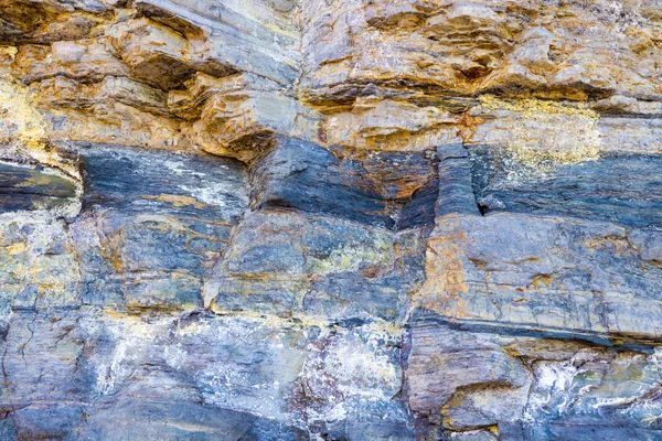 カラフルな石の背景テクスチャ 海洋環境における鉱物岩石の抽象的な形成 — ストック写真