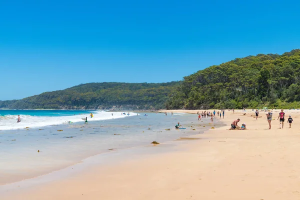 Pebbly Beach Nsw Austrália Janeiro 2019 Pessoas Desfrutando Tempo Ensolarado — Fotografia de Stock