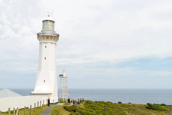 Vue sur le phare éloigné de Green Cape, le phare le plus au sud de la Nouvelle-Galles du Sud, situé dans le parc national Ben Boyd, en Australie . — Photo