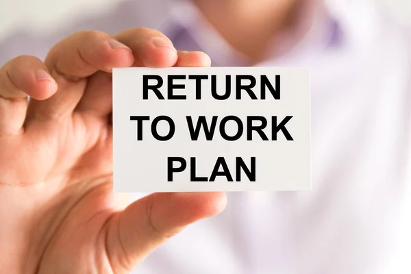 Zbliżenie Biznesmena Kartą Tekstem Powrót Planu Pracy Wizerunek Koncepcji Biznesowej — Zdjęcie stockowe