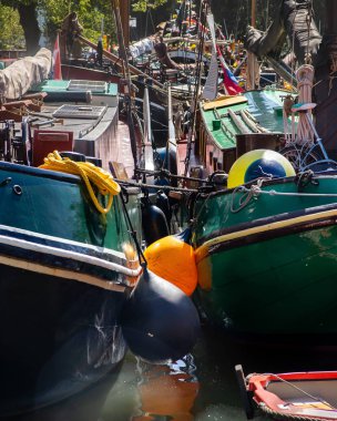 Leiden, 27 Temmuz 2018 Hollanda, Leiden yelken, geleneksel Hollanda tekne ve yelken donanımları, yemek ve film festivali Sergisi ziyaretçi Hollanda ve de yurt dışından çok sayıda çekti 