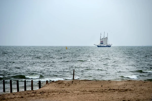 Merker Wadden, 17.06.2018: Hollanda, güzel Yelkenli tekne Merker Wadden, Hollanda sahil şeridi seyir görüntüsünü 