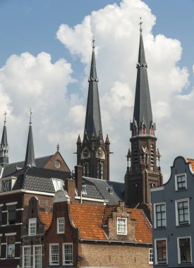 Görüş belgili tanımlık kilise kule ve çatılar, Delft, Hollanda