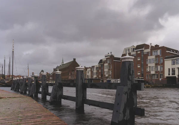 Leiden Holandia Grudnia 2018 Zobacz Kanałów Mieście Leiden Węże Statki — Zdjęcie stockowe