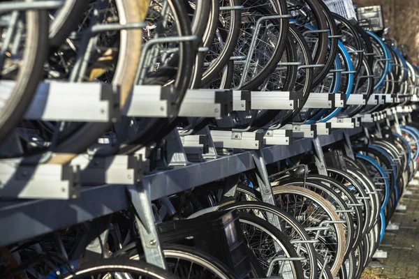 Leiden Hollanda Merkezinde Otopark Bisiklet — Stok fotoğraf